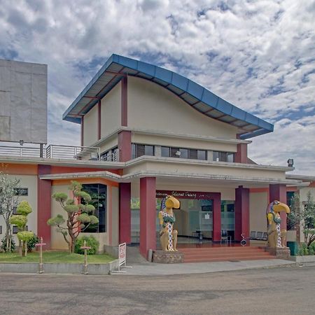 Oyo 89997布米科达顿水上乐园酒店 班达楠榜 外观 照片